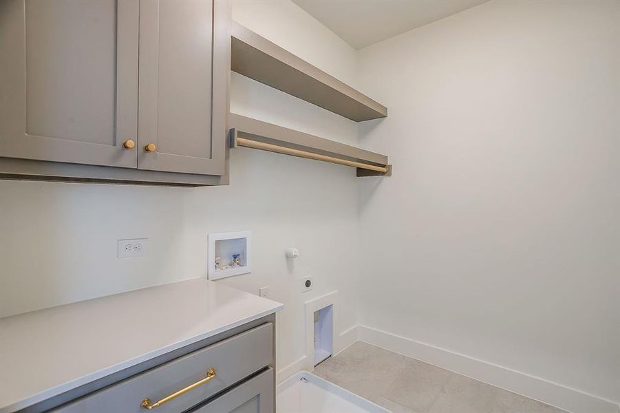 Furnished interior view inside a new home in , Fort Worth (Image 12).