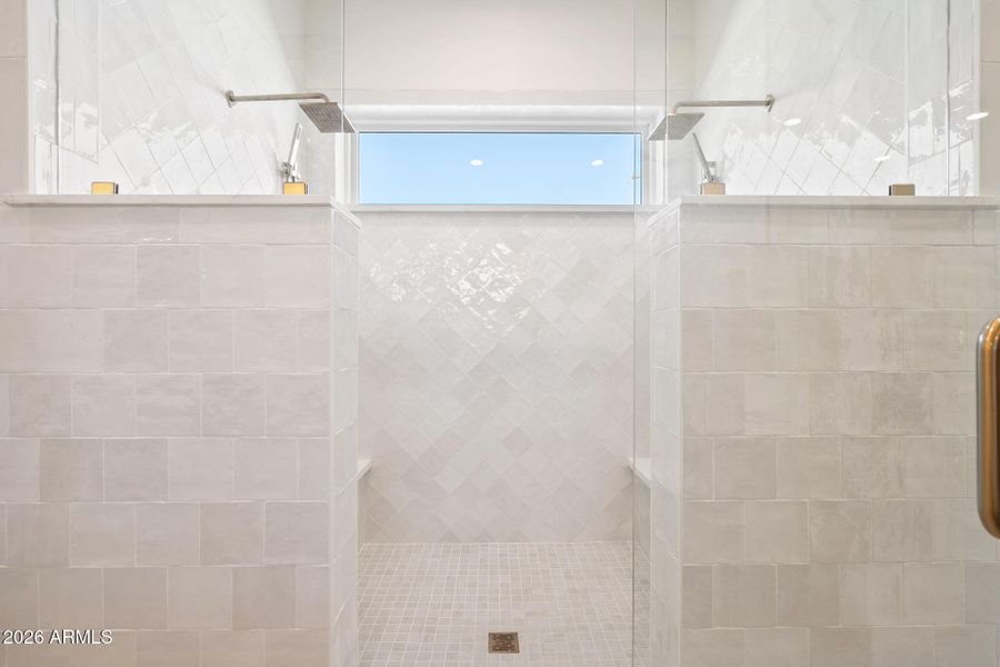 50-web-or-mls-A7406004