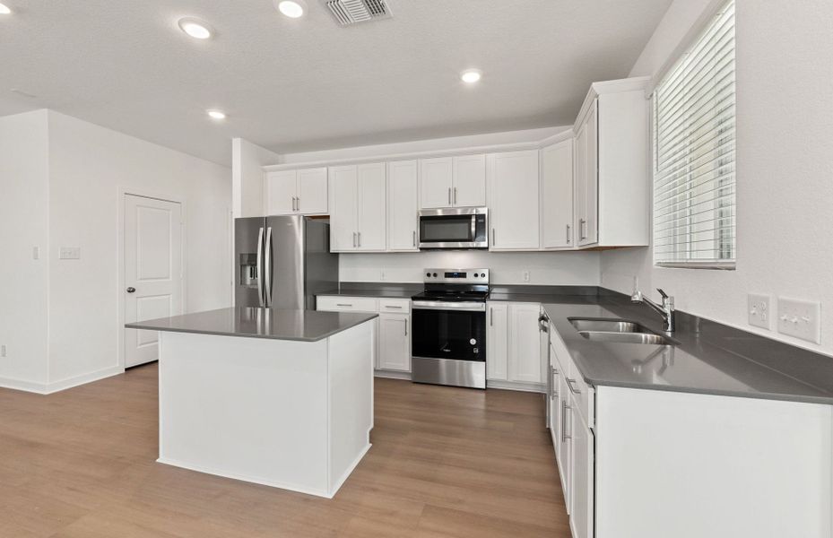 Furnished interior view inside a new home in Skyview, Belton (Image 12).
