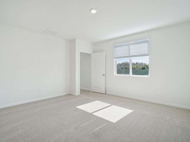 Spacious, unfurnished interior of a new home in Two Rivers - Classic Series, Zephyrhills (Image 17).