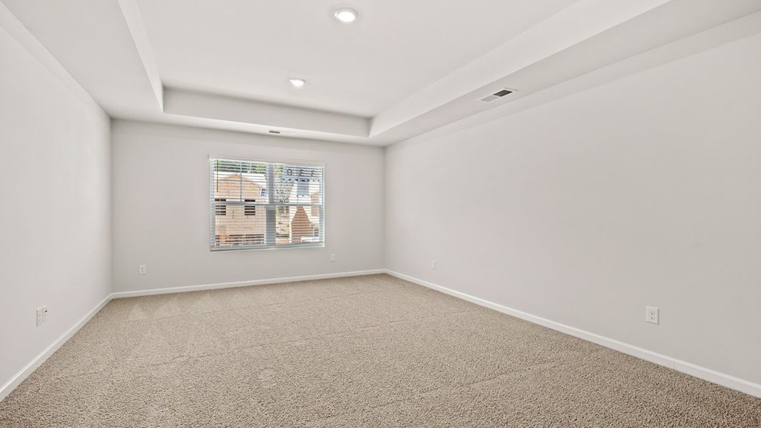 Representative unfurnished interior of a home built from the Saratoga by D.R. Horton in Poplar Preserve, Newnan (Image 20).