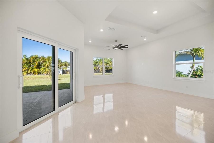 Spacious, unfurnished interior of a new home in , Rotonda West (Image 33).