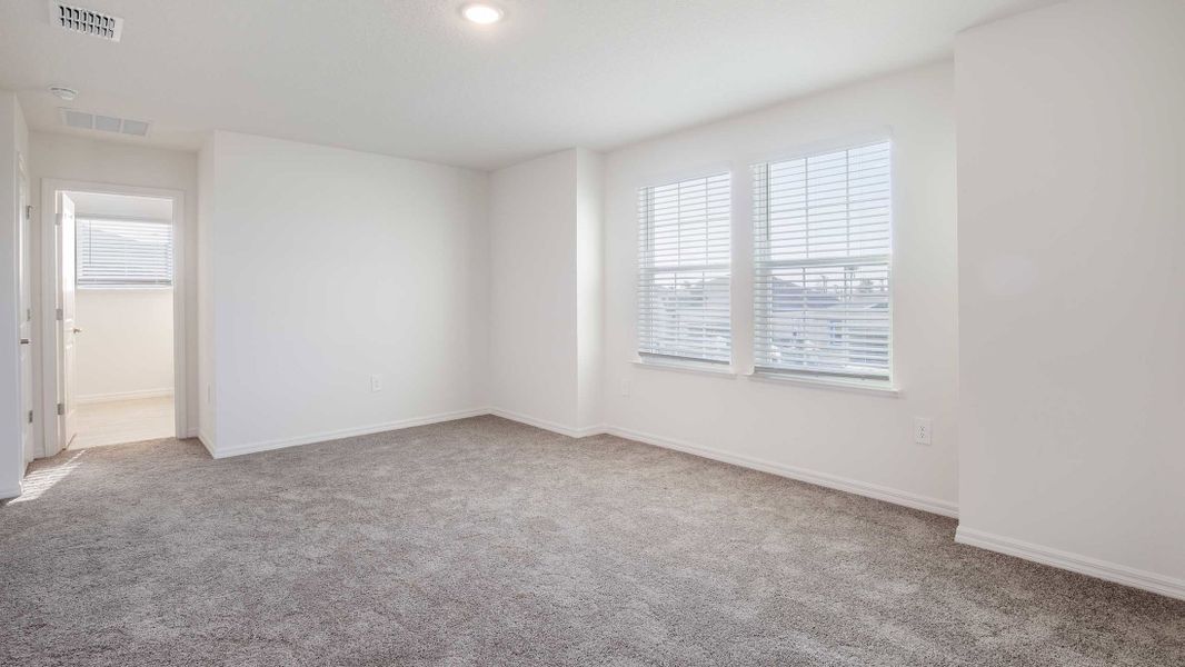 Representative unfurnished interior of a home built from the Glendale by Maronda Homes in Crosswinds, Haines City (Image 13).