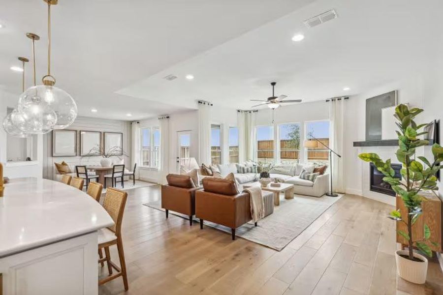 Photo of Pulte model home with same floor plan, not of actual home listed. Photo of Pulte model home with same floor plan, not of actual home listed.