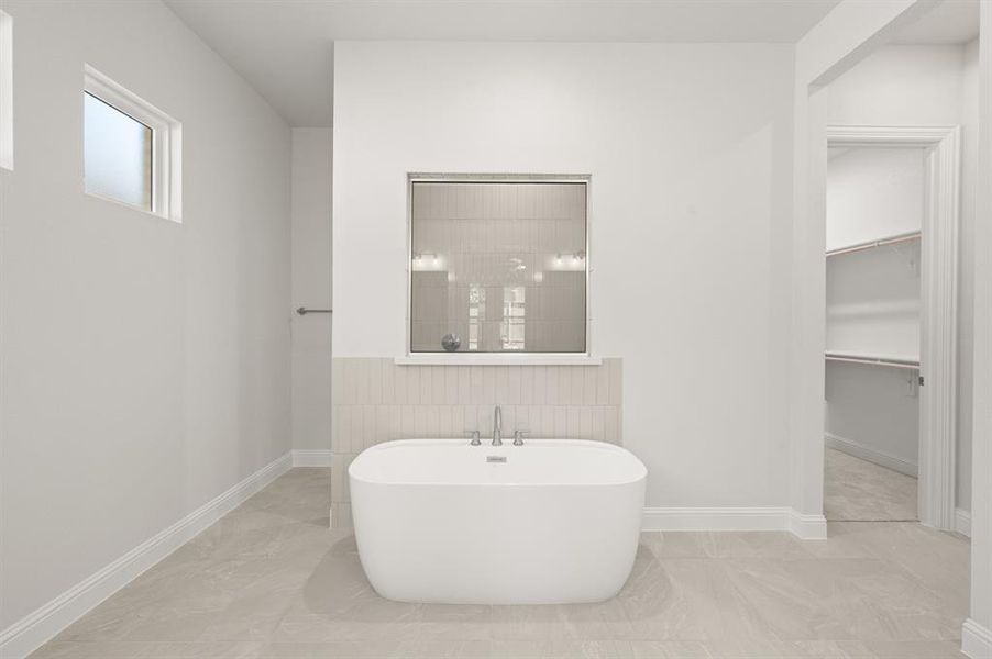 1417 Ripple Glass- Primary Suite-3