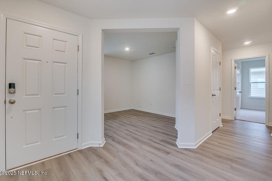 Spacious, unfurnished interior of a new home in Stonecrest, St. Johns (Image 16).