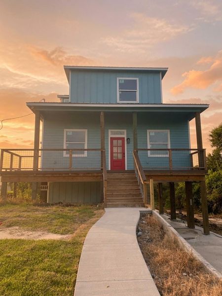 New construction with unobstructed water views of Taylor Lake. New construction with unobstructed water views of Taylor Lake.