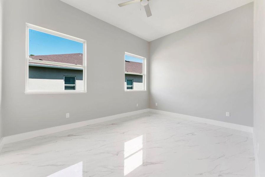 Spacious, unfurnished interior of a new home in , Port St. Lucie (Image 8).