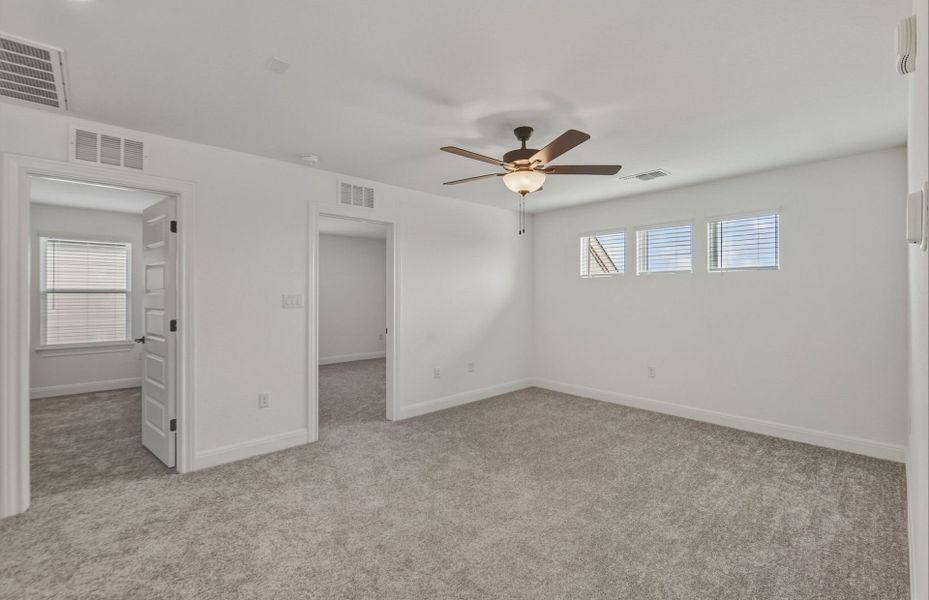 Spacious, unfurnished interior of a new home in Lagos, Manor (Image 29).