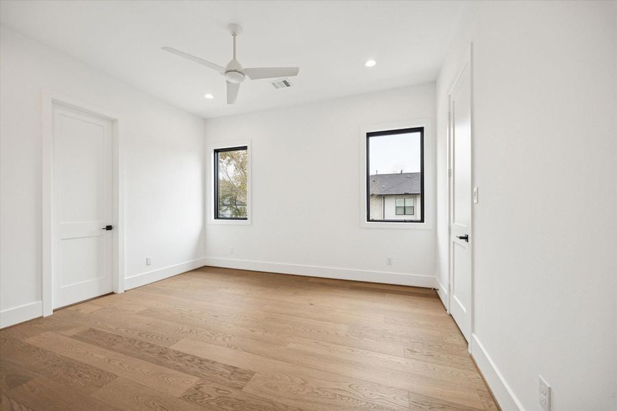 Spacious, unfurnished interior of a new home in , Houston (Image 26).