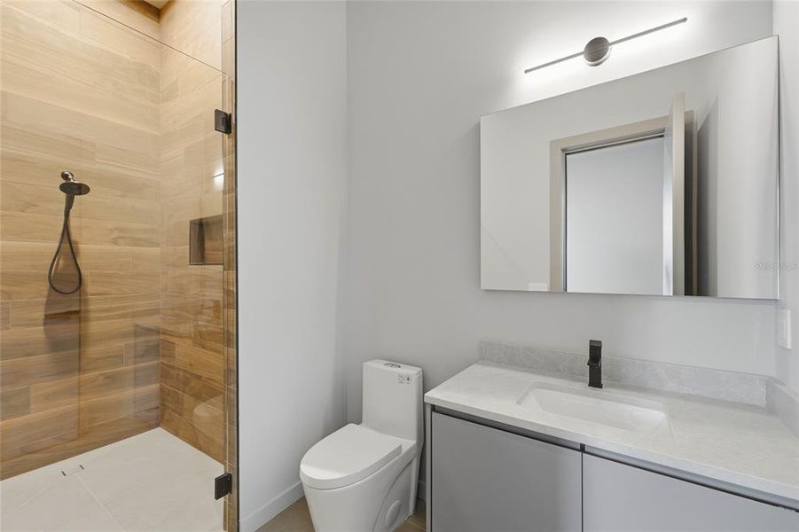 Furnished interior view inside a new home in , Montverde (Image 5).