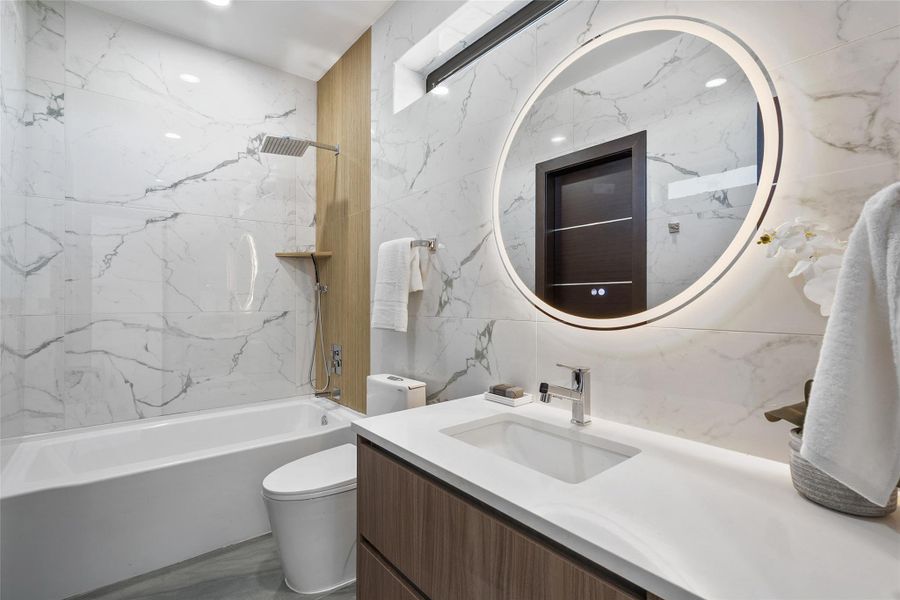 Furnished interior view inside a new home in , Lago Vista (Image 12).