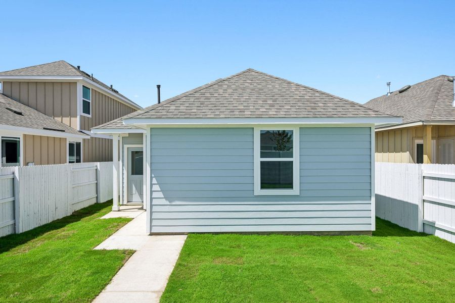 Exterior details and patio area of a home in Harvest Ridge, Elgin (Image 2). Exterior details and patio area of a home in Harvest Ridge, Elgin (Image 2).
