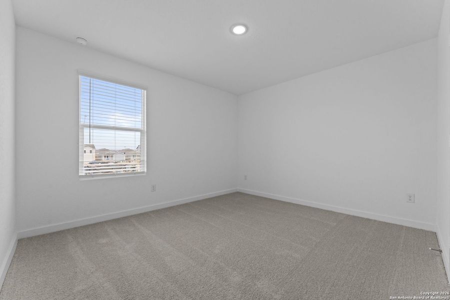 Spacious, unfurnished interior of a new home in Voss Farms, New Braunfels (Image 24).