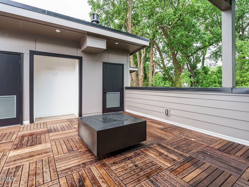 026-1280x960-rooftop-veranda