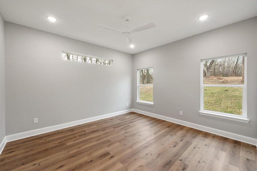 Spacious, unfurnished interior of a new home in , Corsicana (Image 30).