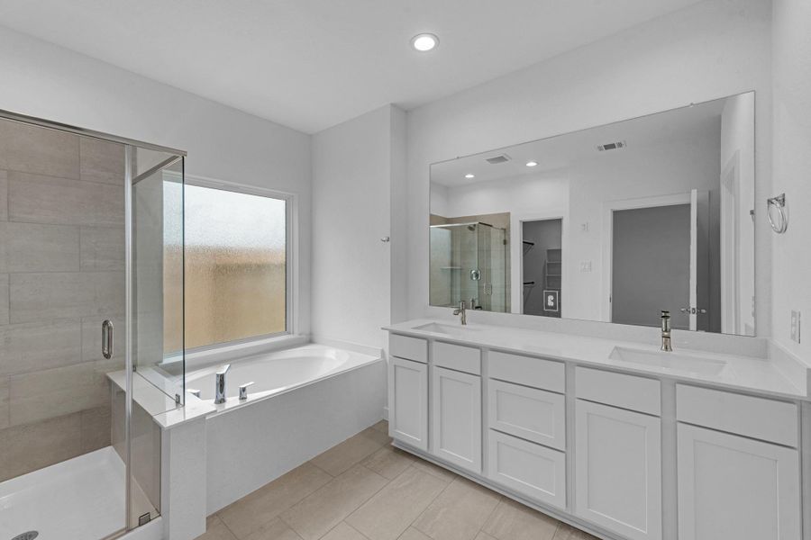 Furnished interior view inside a new home in Grand Mason Crossing, Park Row (Image 7).