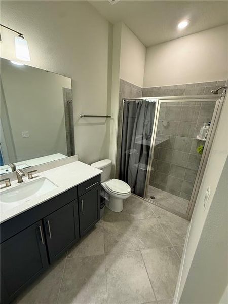 Furnished interior view inside a new home in , Orlando (Image 17).