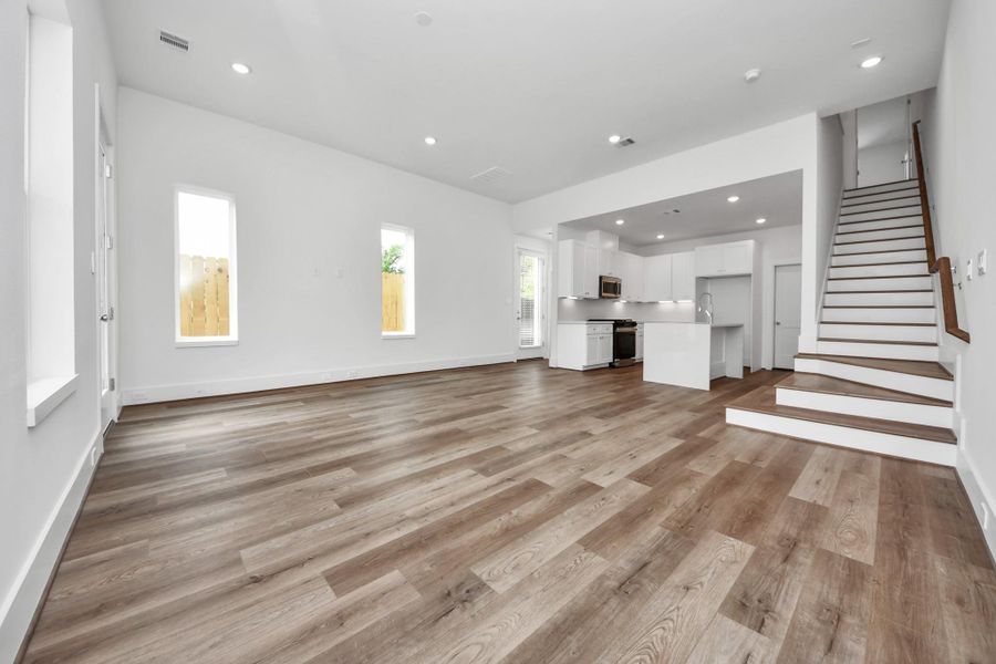 Spacious, unfurnished interior of a new home in , Houston (Image 23).