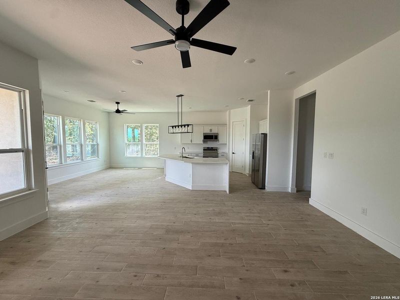 Spacious, unfurnished interior of a new home in , Blanco (Image 11).