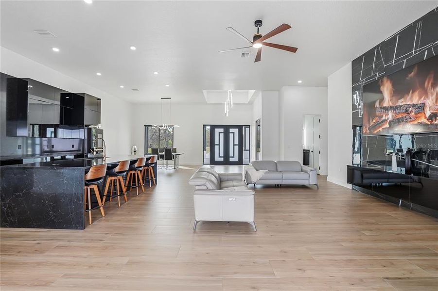 Furnished interior view inside a new home in , Spring Hill (Image 47).