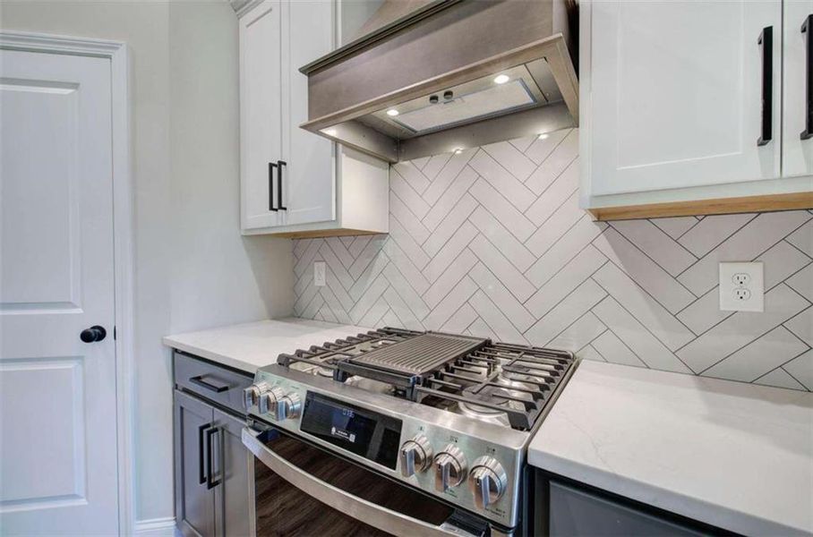 Furnished interior view inside a new home in , Temple (Image 7).