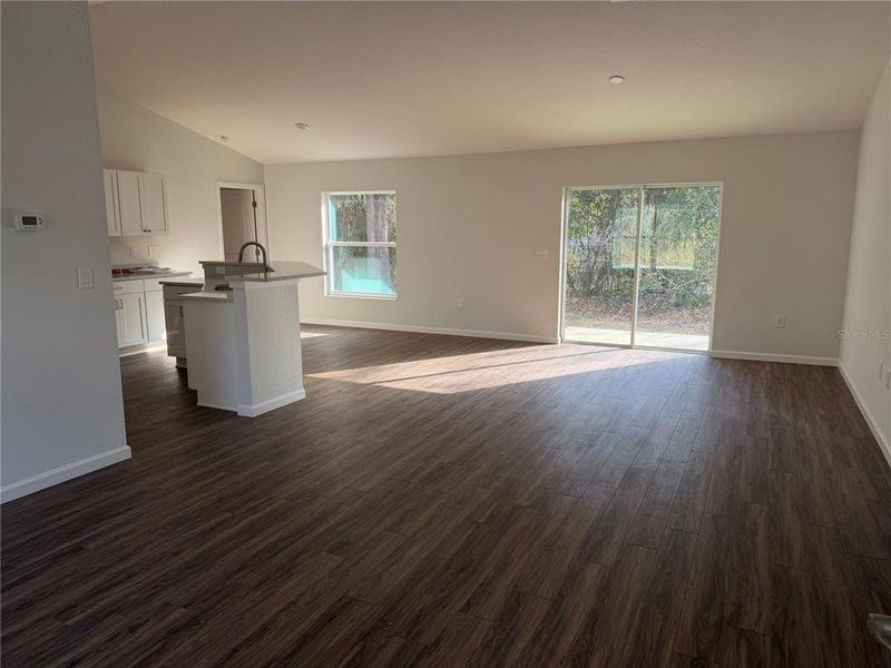 Spacious, unfurnished interior of a new home in , Summerfield (Image 8).