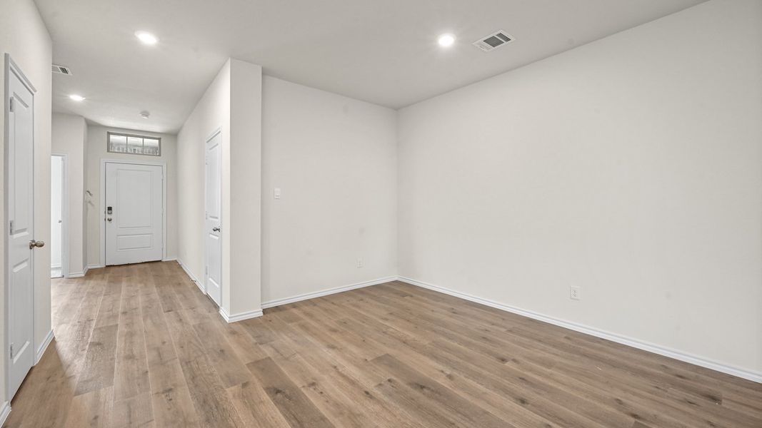 Spacious, unfurnished interior of a new home in The Reserve at Timber Creek, Lindale (Image 15). Spacious, unfurnished interior of a new home in The Reserve at Timber Creek, Lindale (Image 15).