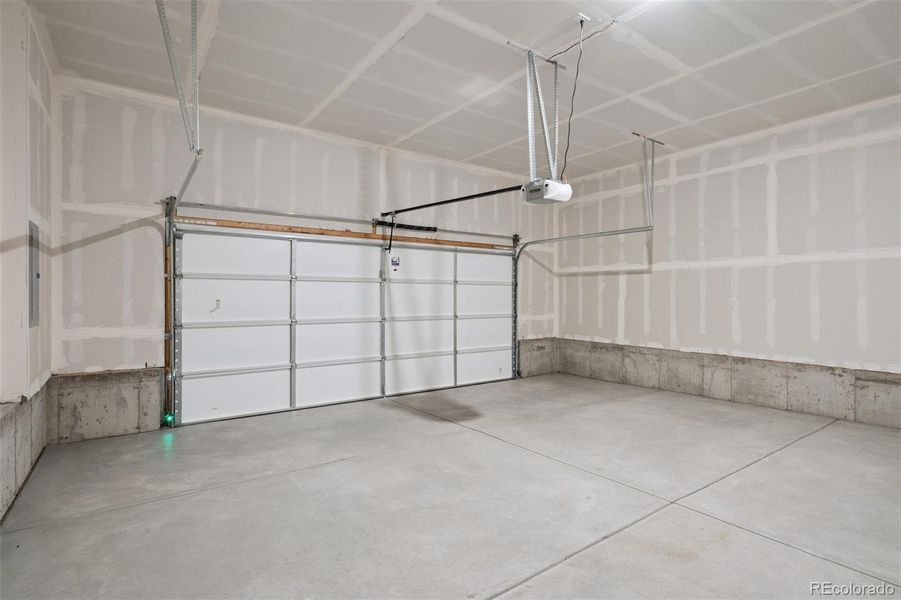 Image 20 of a home in Cottonwood Greens.