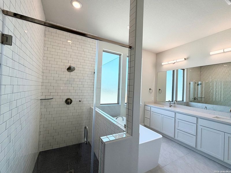 Furnished interior view inside a new home in Ladera - 60s, San Antonio (Image 6).