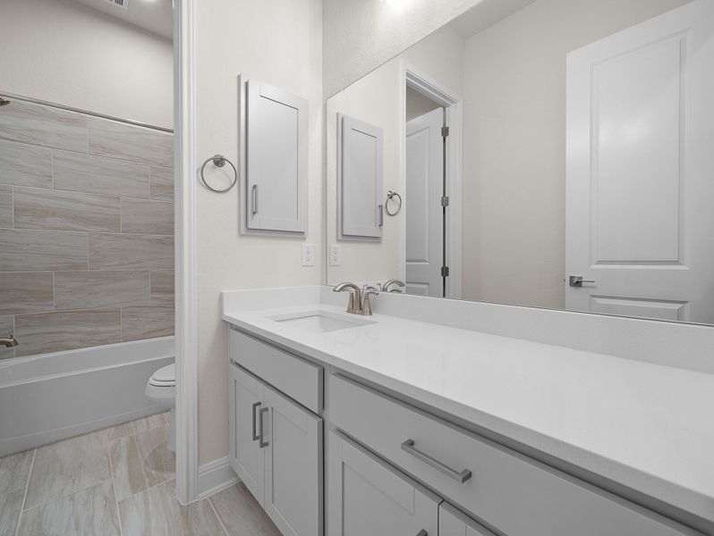 Representative furnished interior of a home built from the Live Oak by Beazer Homes in Cibolo Crossing, Universal City (Image 4). Representative furnished interior of a home built from the Live Oak by Beazer Homes in Cibolo Crossing, Universal City (Image 4).