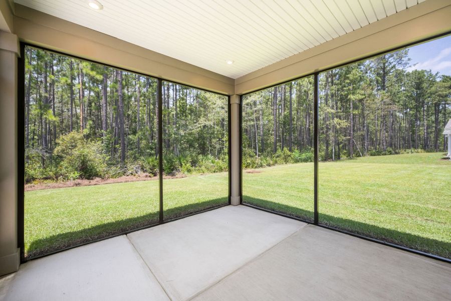 Exterior details and patio area of a home in Waterways, Richmond Hill (Image 4).