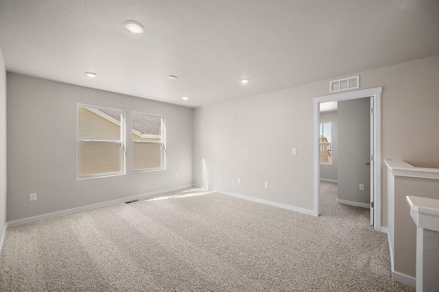 Spacious, unfurnished interior of a new home in Ridge at Lorson Ranch, Colorado Springs (Image 28).