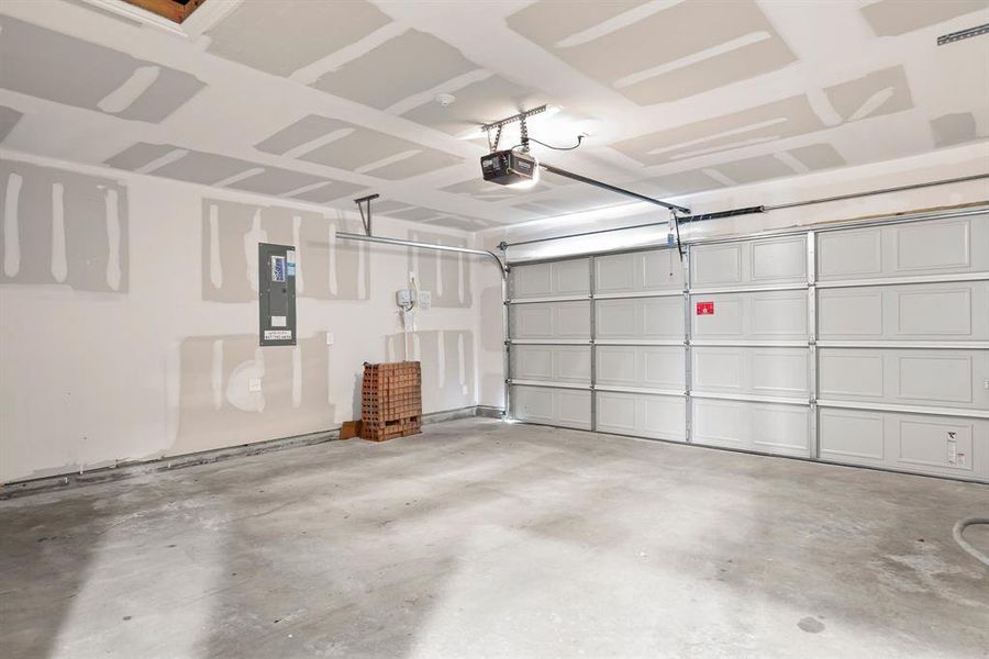 Spacious, unfurnished interior of a new home in Stratton Place, Greenville (Image 29). Spacious, unfurnished interior of a new home in Stratton Place, Greenville (Image 29).