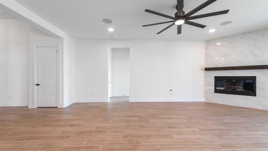 Spacious, unfurnished interior of a new home in North Sky 55', Celina (Image 14).