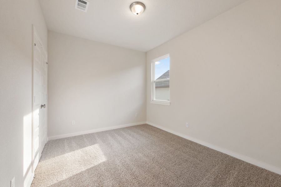 Spacious, unfurnished interior of a new home in South Fork, Waco (Image 8). Spacious, unfurnished interior of a new home in South Fork, Waco (Image 8).