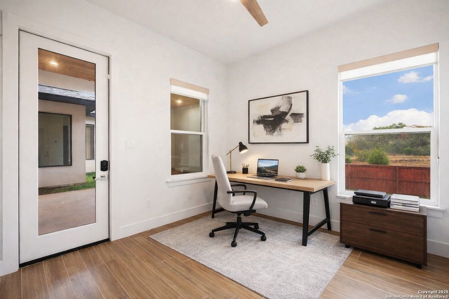Furnished interior view inside a new home in , Blanco (Image 5).