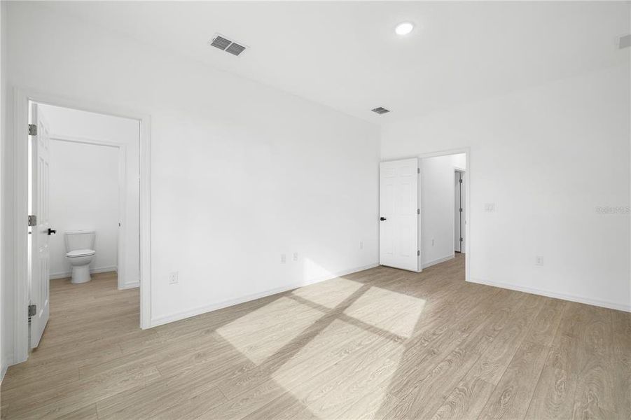 Spacious, unfurnished interior of a new home in , Poinciana (Image 28).
