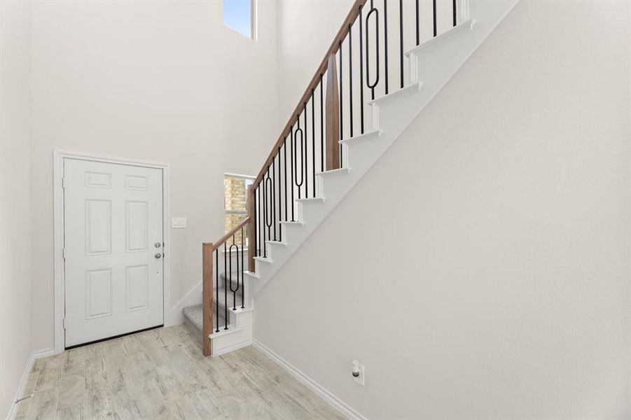 03. 3200 Yellow Pine - Entry