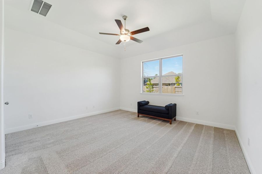 Spacious, unfurnished interior of a new home in Evergreen 40', Conroe (Image 15).