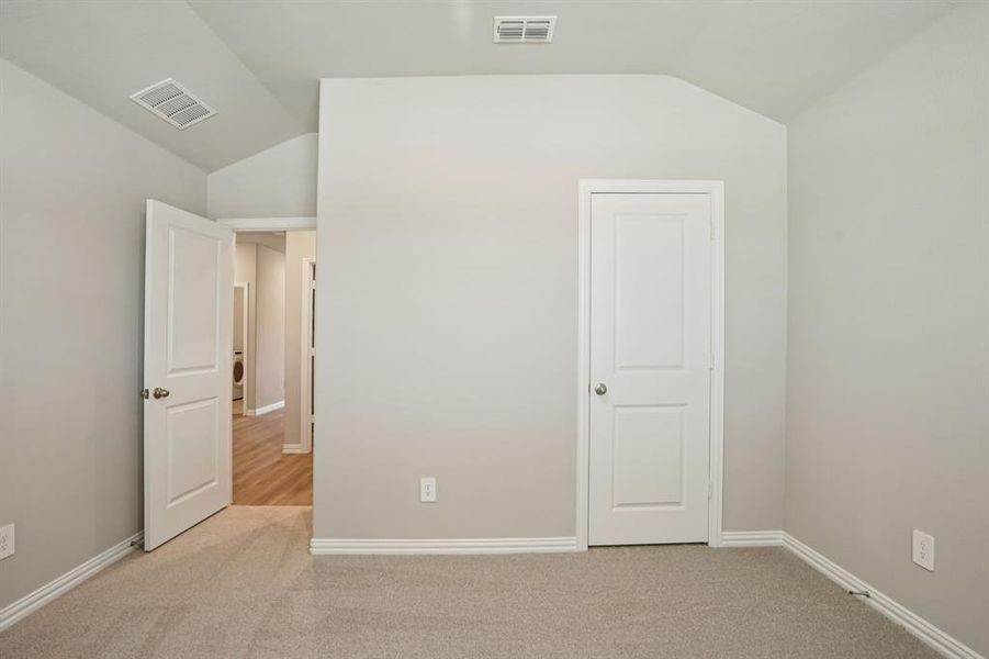 Spacious, unfurnished interior of a new home in Stonehaven, Seagoville (Image 29). Spacious, unfurnished interior of a new home in Stonehaven, Seagoville (Image 29).