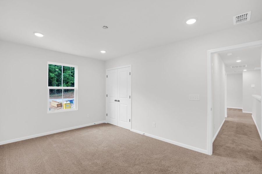 Spacious, unfurnished interior of a new home in Carriage Estates, Lexington (Image 32).