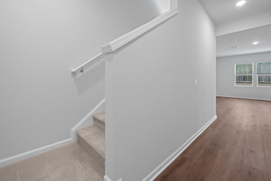 Spacious, unfurnished interior of a new home in , Summerville (Image 11).