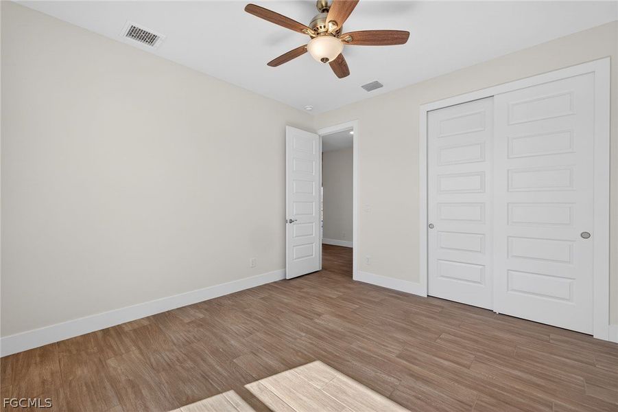 Spacious, unfurnished interior of a new home in Cape Coral, Cape Coral (Image 38).