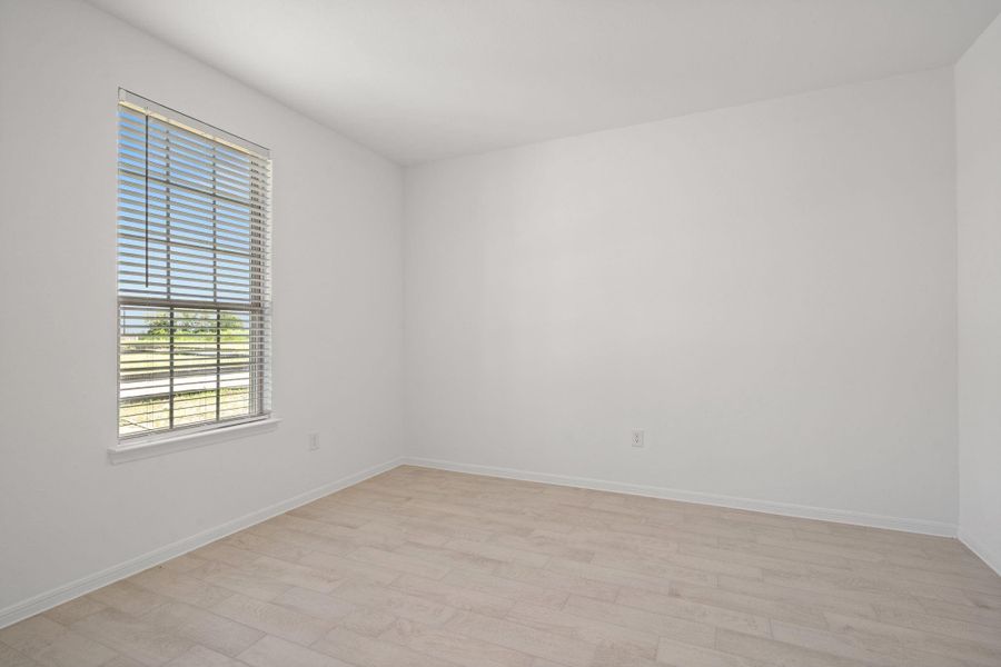 Spacious, unfurnished interior of a new home in Bay Creek, Baytown (Image 6). Spacious, unfurnished interior of a new home in Bay Creek, Baytown (Image 6).