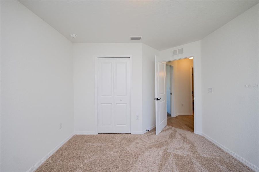 Spacious, unfurnished interior of a new home in , Sebring (Image 22).