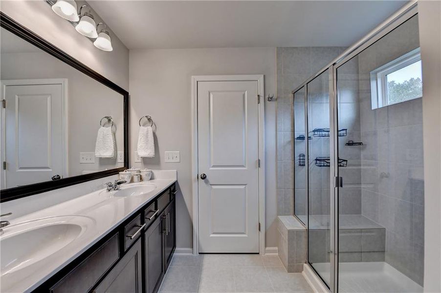 Furnished interior view inside a new home in Haverhill Farms, Bethlehem (Image 3).