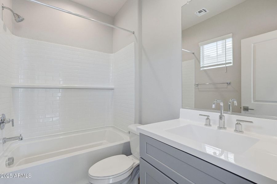 6568 N 15TH DR, Phoenix, AZ 85015