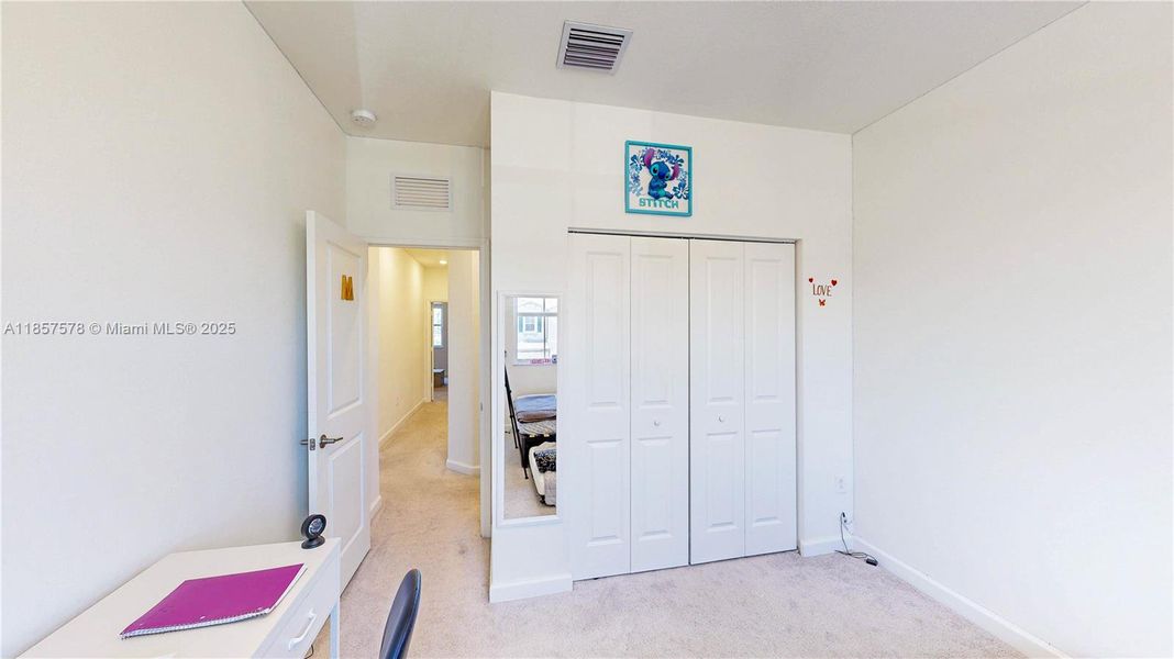 Image 33 of a home in .