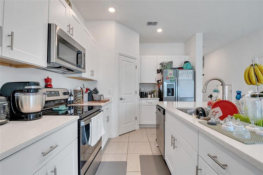 Furnished interior view inside a new home in , Kissimmee (Image 4).